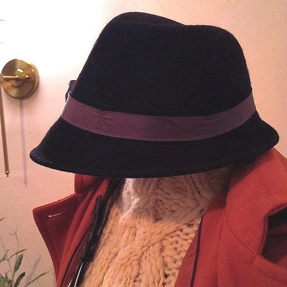 Chic Black Wool Fedora with Purple Bow - Picture 4 of 6